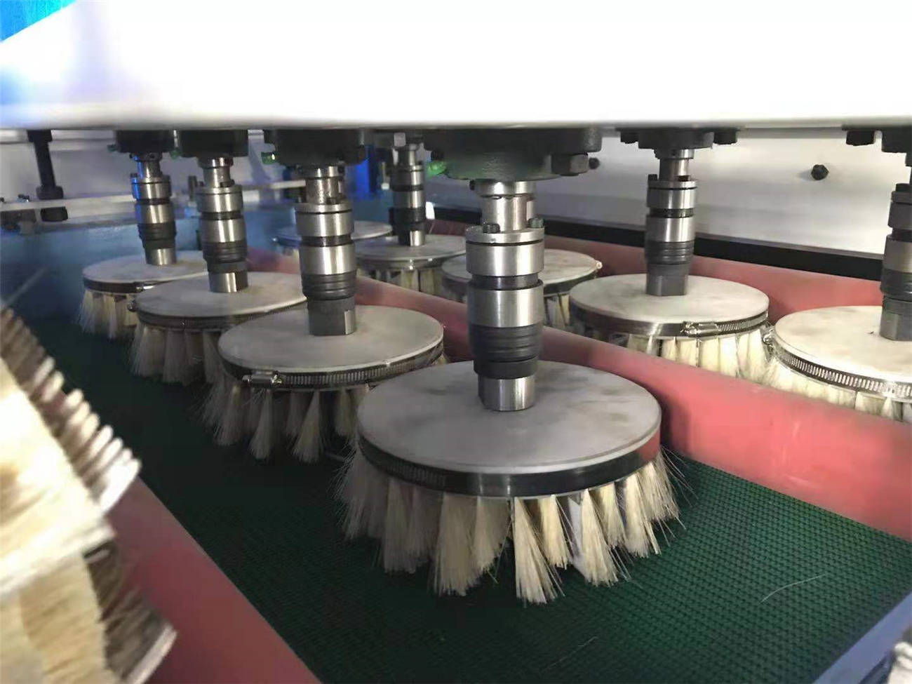 木材加工新動(dòng)能：木材自動(dòng)打磨機(jī):木材加工

